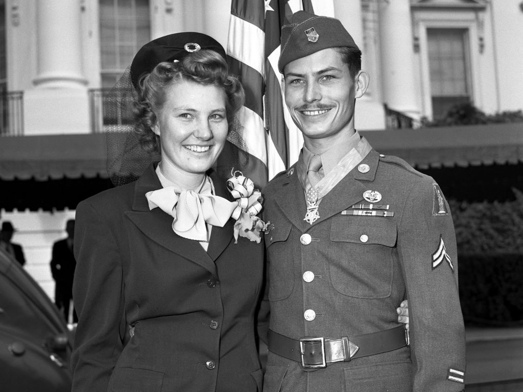Os verdadeiros Dorothy e Desmond Doss: casais que a guerra não separou