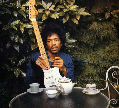 Uma das últimas fotografias de Hendrix, tirada um dia antes de sua morte