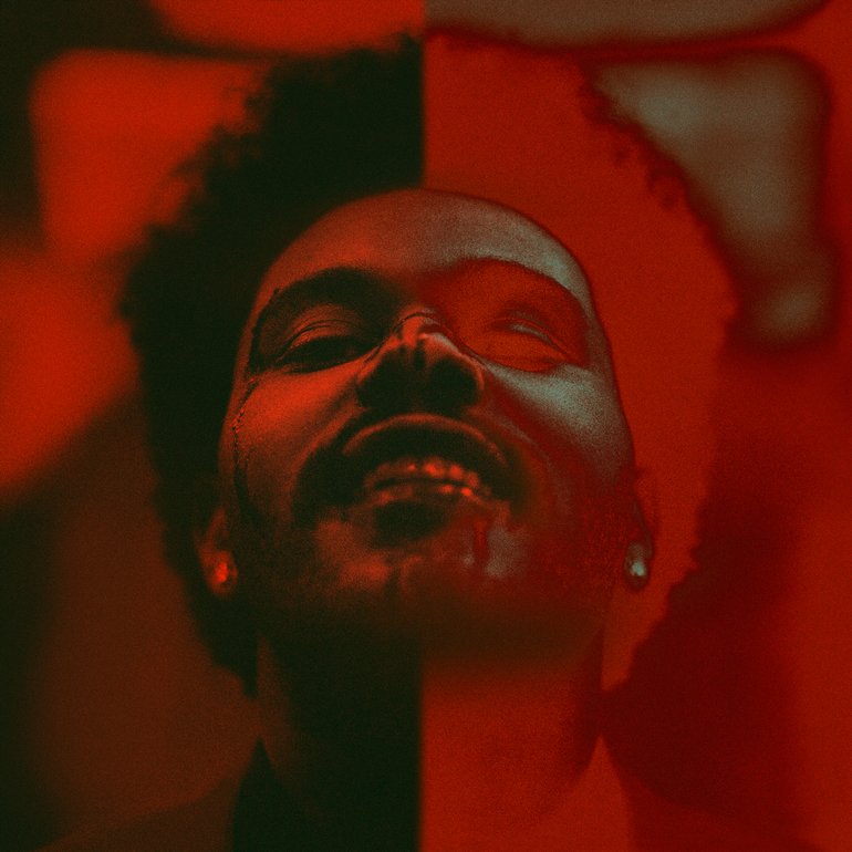 Capa Deluxe do álbum After Hours. A cara de The Weeknd, um homem negro, que está sorrindo com o rosto coberto de sangue. Ele veste um terno vermelho e preto e usa brincos brilhantes nas duas orelhas. Há um efeito mesclado de preto e vermelho. O efeito preto está do lado esquerdo e o vermelho à direita. O fundo da imagem é borrado. 