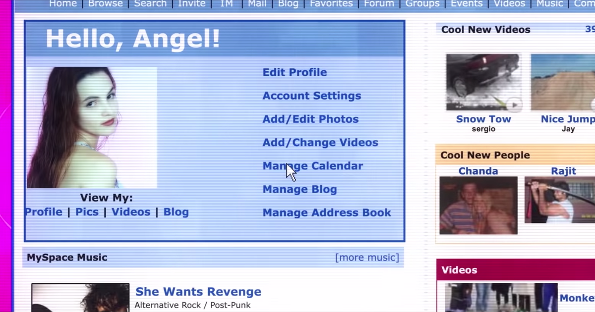 Cena do documentário Por Que Você me Matou?. Nela consta uma tela de computador, em um perfil da rede social MySpace. O perfil contém um bloco azul no canto esquerdo, onde aparece a seguinte frase no topo: “Hello, Angel!” 