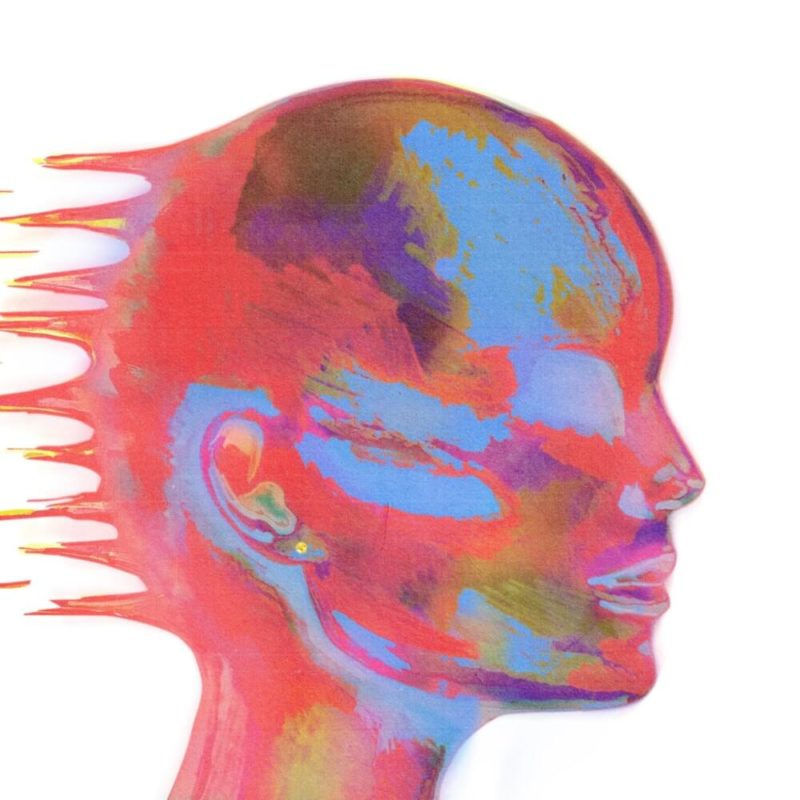 Capa do álbum gg bb xx, de LANY. A imagem é composta por uma arte quadrada e branca. Nela está o desenho de um rosto virado para a direita. Ele é colorido,= nos tons vermelho, azul, roxo e amarelo. A parte de trás tem a tinta espalhada.